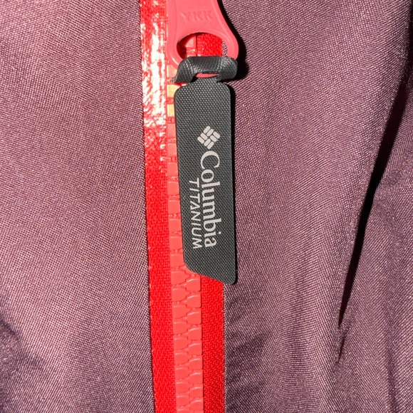 Columbia Titanium Women’s Waterproof Shell Jacket – Size M – NWT ($300 MSRP) - Picture 3 of 8